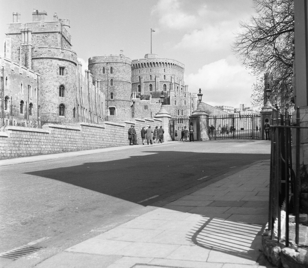 Creation of old car at Windsor Castle: Step 1